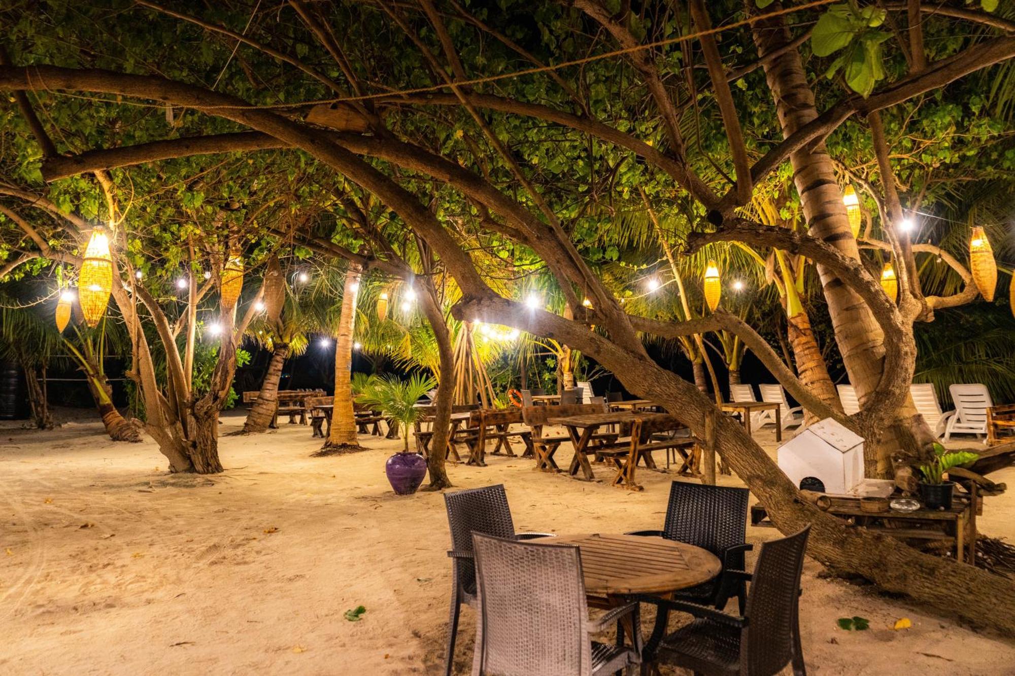 Dhiffushi Inn 外观 照片
